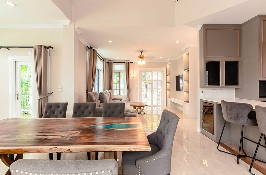 House with Shared Pool in Bangnatrad 